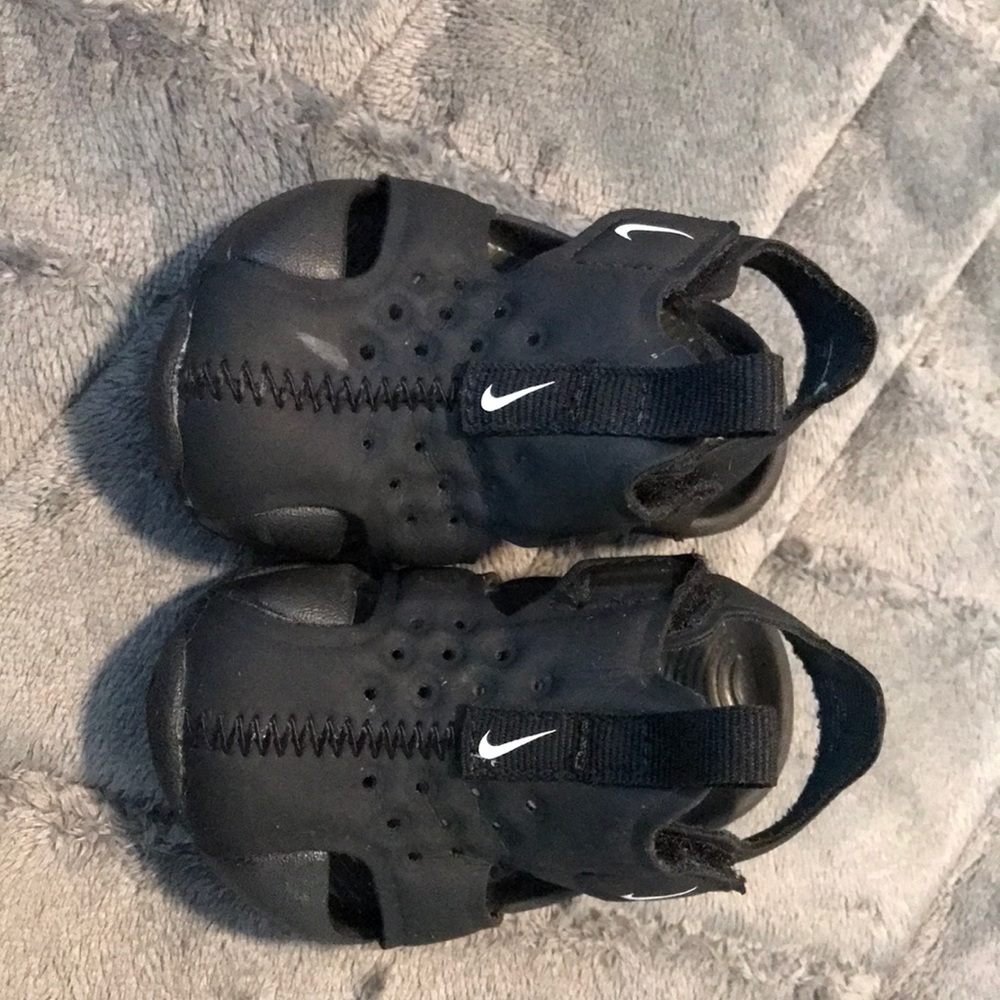 2c Nike baby Sandler